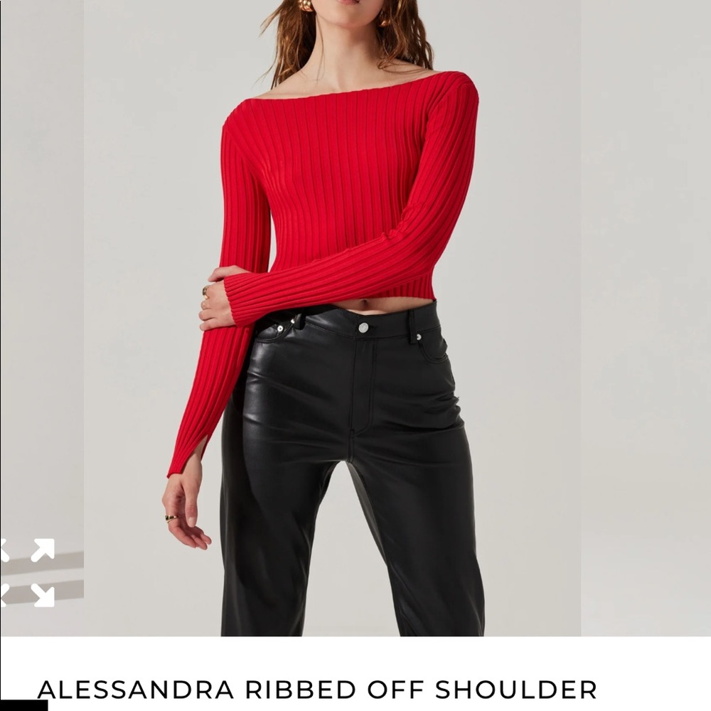 ASTR - ribbed off the shoulder long sleeve